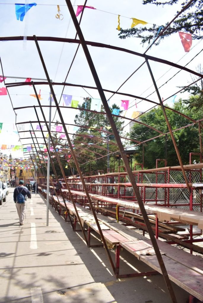 Carnaval de Oruro: Ratifican que quienes vendan asientos deben incluir manillas y seguro de vida