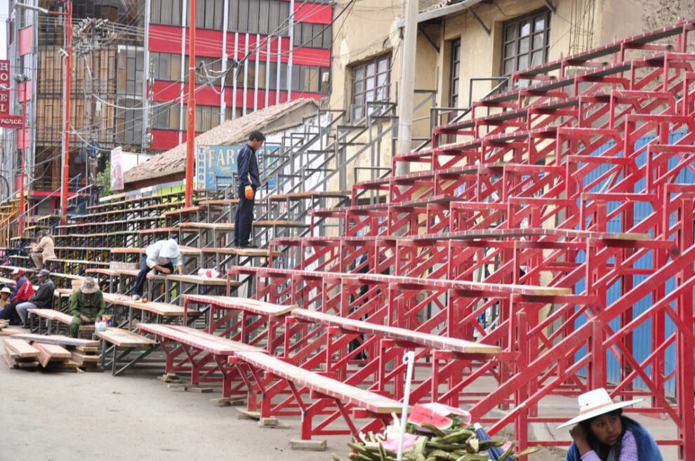 Venta de metros lineales para el Carnaval en Oruro