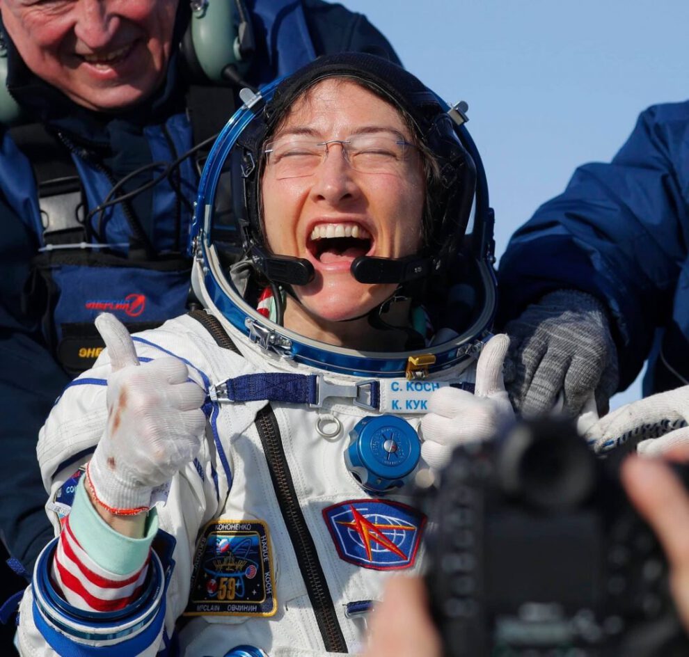 Christina Koch regresa a la tierra tras 11 meses en el espacio