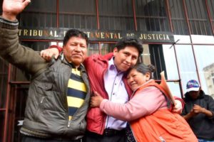 Jhiery Fernández y su familia tras la anulación de sentencia