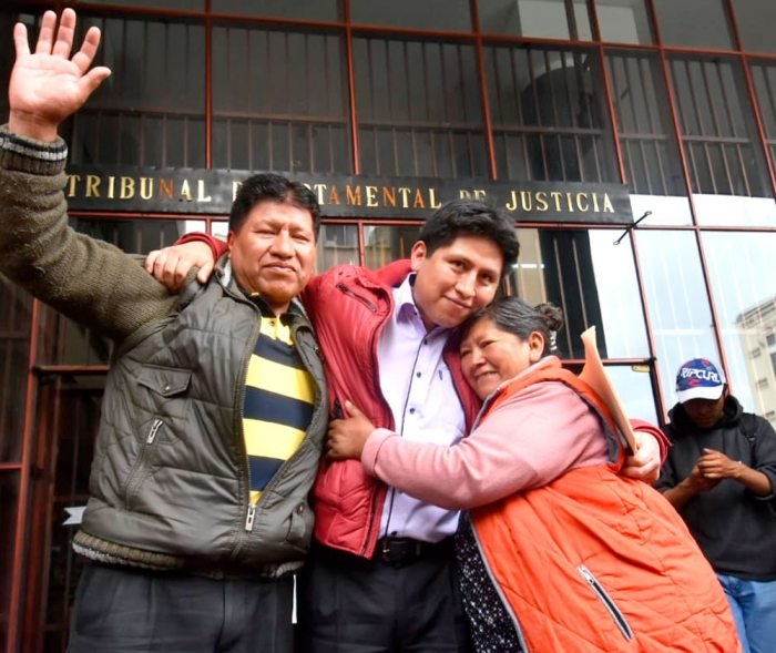 Jhiery Fernández y su familia tras la anulación de sentencia