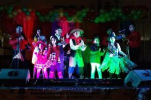 Festival de canto Oruro conmemorando la gesta libertaria