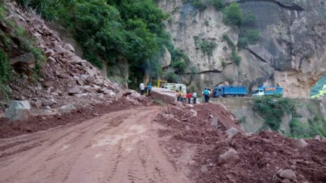 Puente San Telmo afectado por crecida del río en Tarija