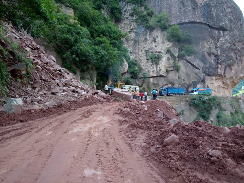 Puente San Telmo afectado por crecida del río en Tarija