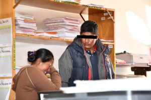 Flagelaba a sus hijastras en Oruro
