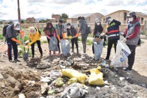 campaña de limpieza en la Zona Sur de Oruro