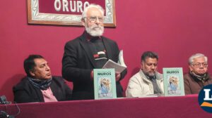 José Hernán Romero Jaldín presentó su poemario Muros en Oruro
