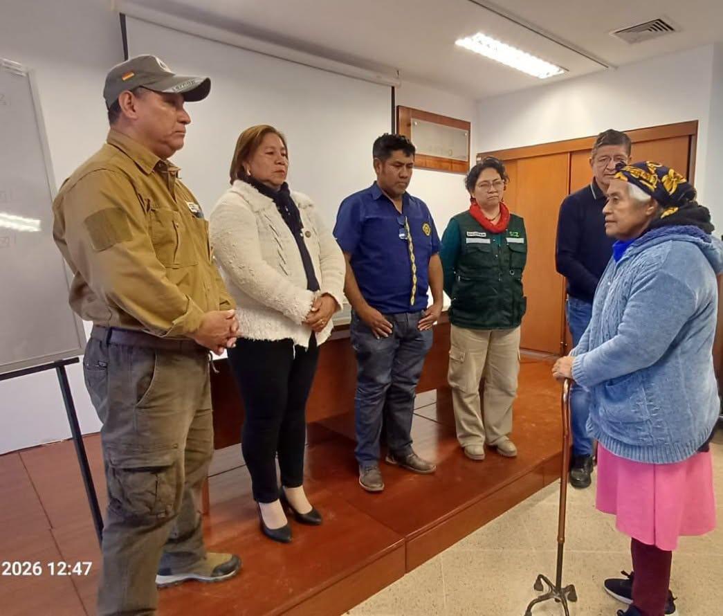 Representantes indígenas y estatales