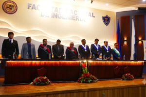 Autoridades facultativas durante el Solemne Acto Académico en el Centro de Convenciones F.N.I.