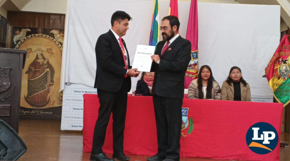 El secretario municipal de Cultura reconoció la labor de varios bibliotecarios