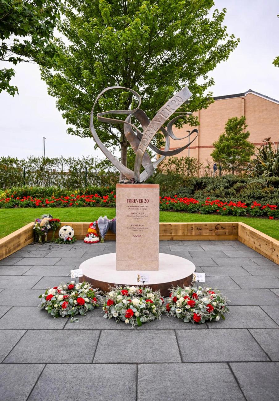 monumento a Diogo Jota y su hermano