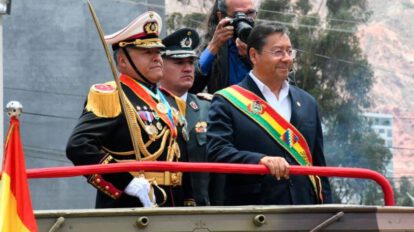 El excomandante del Ejército, Juan José Zúñiga, junto al exmandatario Luis Arce