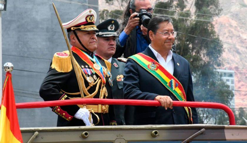 El excomandante del Ejército, Juan José Zúñiga, junto al exmandatario Luis Arce