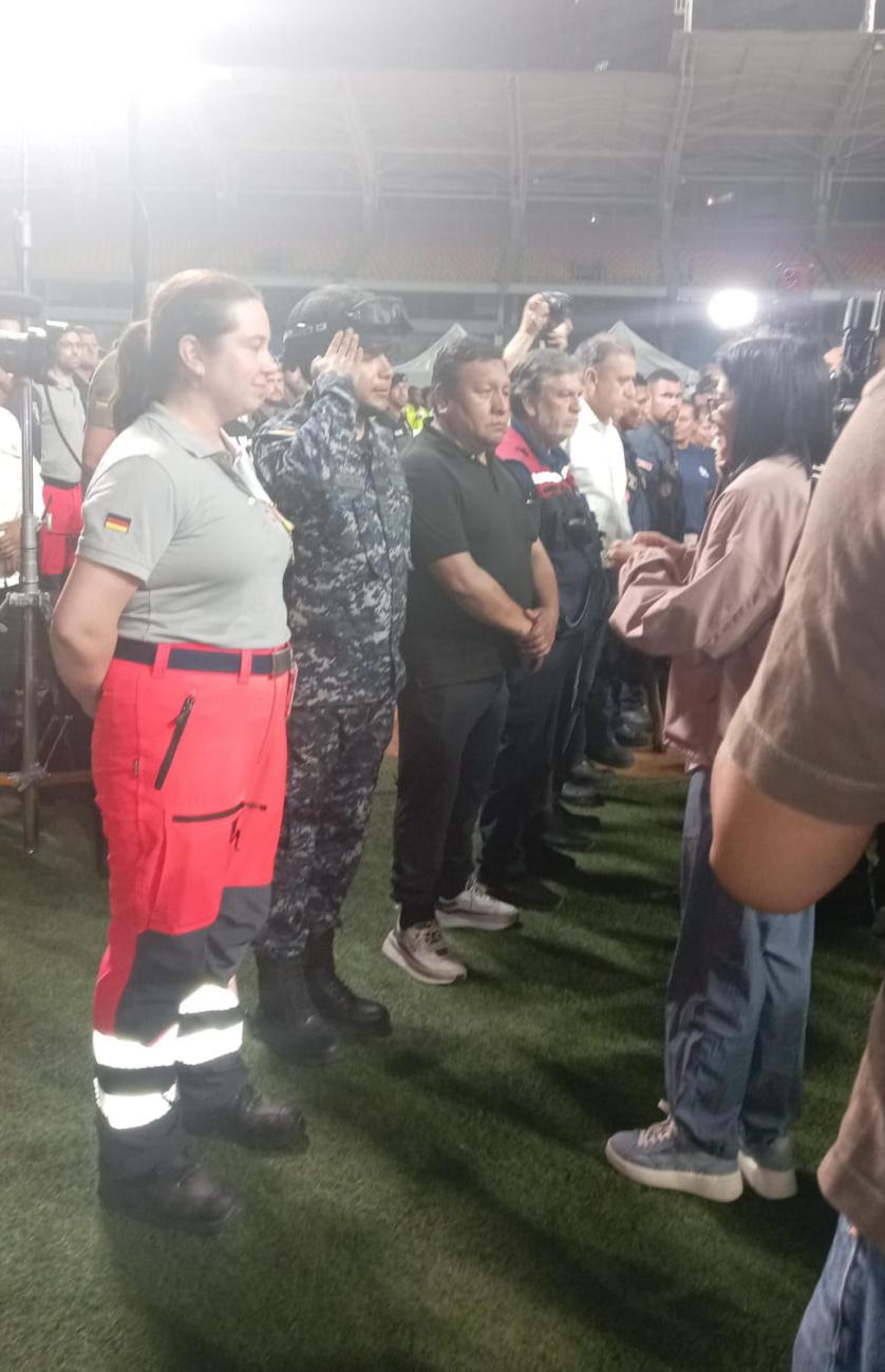 Acto oficial de reconocimiento a los equipos internacionales de rescate en Venezuela