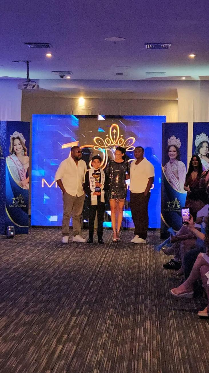 foto grupal con Victor Moises Condori Nicolls
