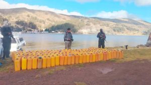 Armada decomisar 157 bidones de gasolina ilegal