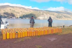 Armada decomisar 157 bidones de gasolina ilegal