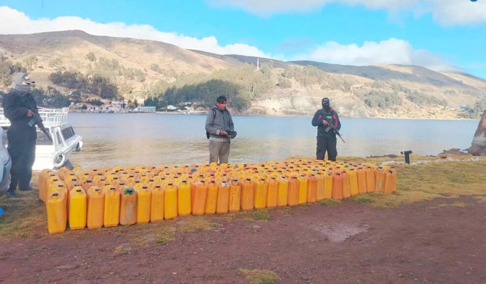 Armada decomisar 157 bidones de gasolina ilegal