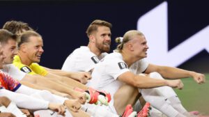 Erling Haaland y jugadores noruegos