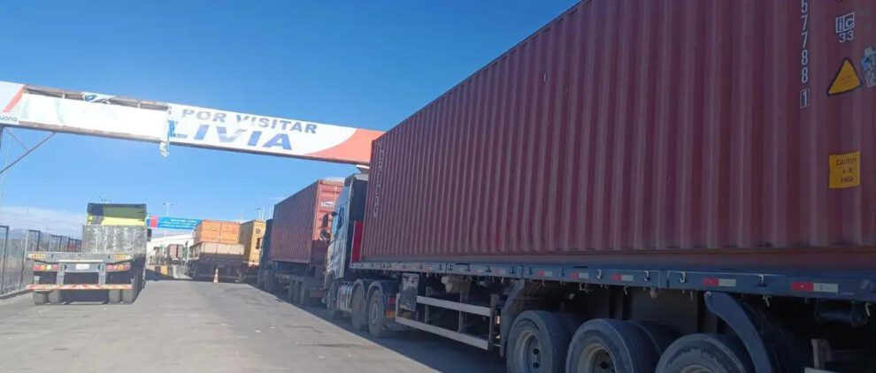 En los últimos días, las filas en la frontera han crecido considerablemente