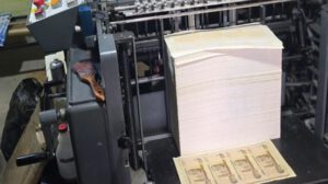 Las autoridades incautaron maquinaria de alta precisión en el lugar