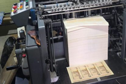 Las autoridades incautaron maquinaria de alta precisión en el lugar
