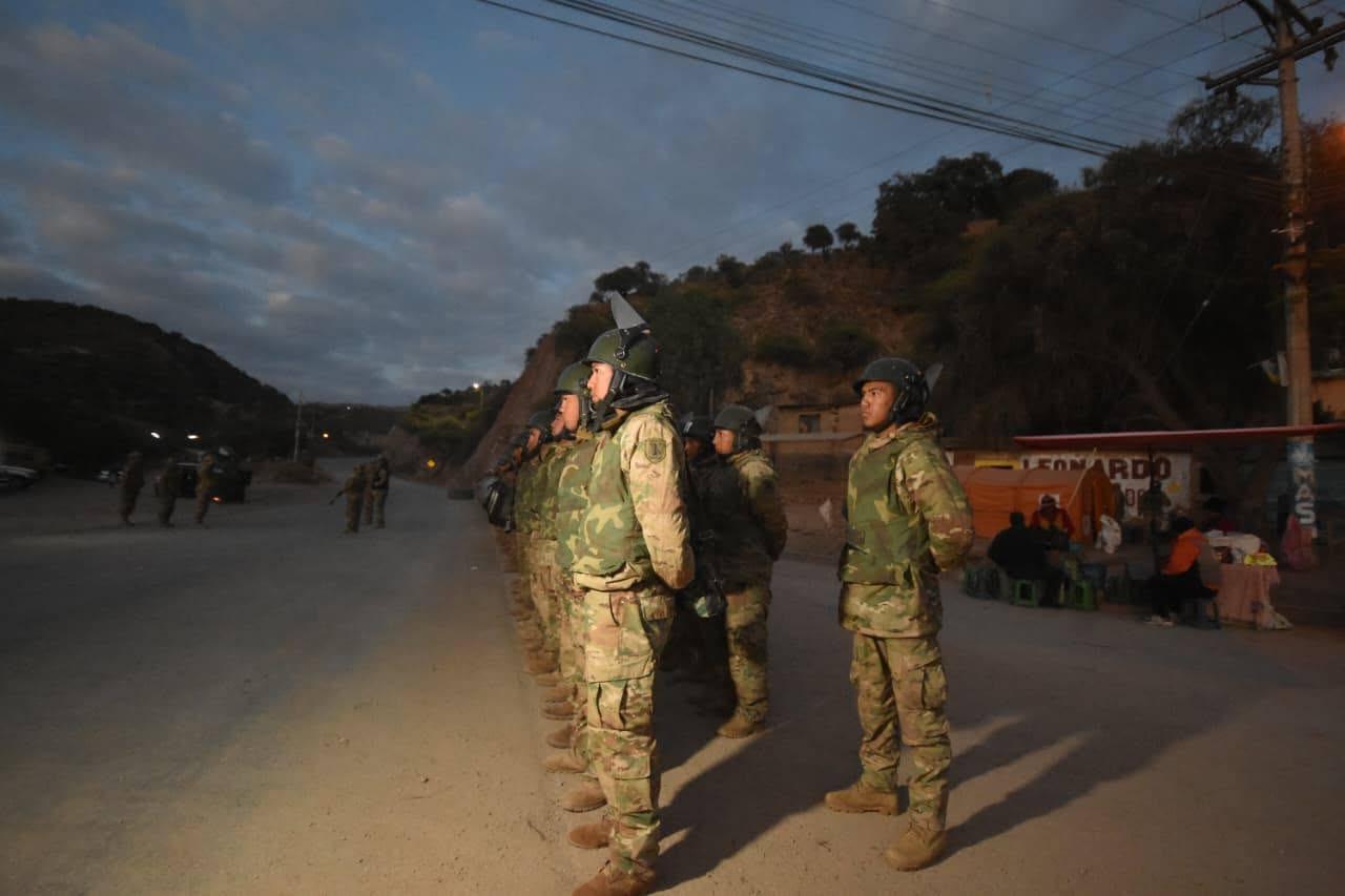 Militares reforzaron en control de carreteras duante los bloqueos