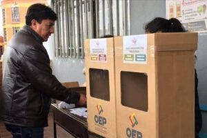 Las elecciones judiciales enfrentan rechazo, mientras las acefalías se arrastran desde 2024