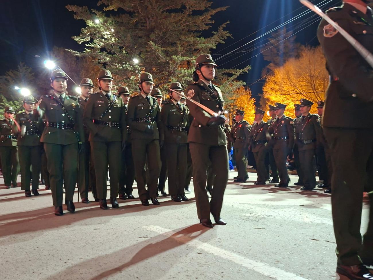 El acto concluyó con el paso de todas las dependencias policiales