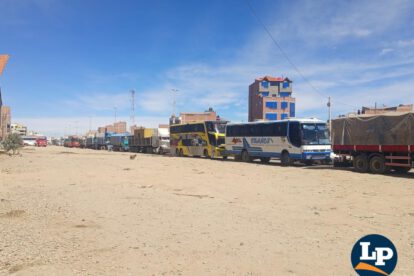 Largas filas en varios surtidores se registran en varios lugares