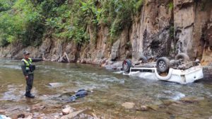 Un vehículo cayó en el río Vagante