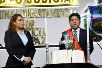 Isaías Jorge Vargas Chambi (d), nuevo presidente del TDJ de La Paz