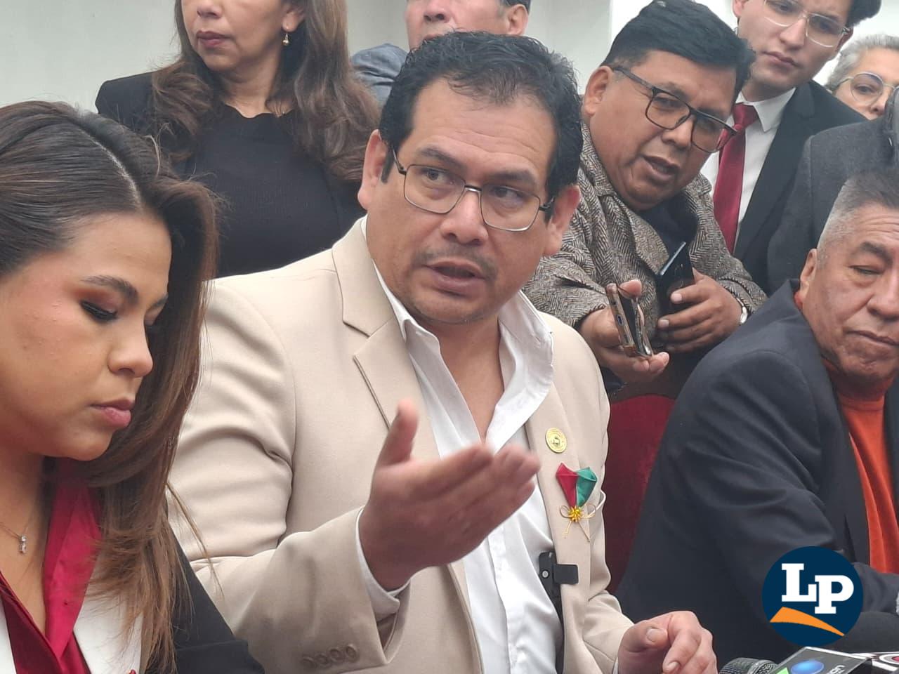 El presidente de la Cámara de Diputados en conferencia de prensa