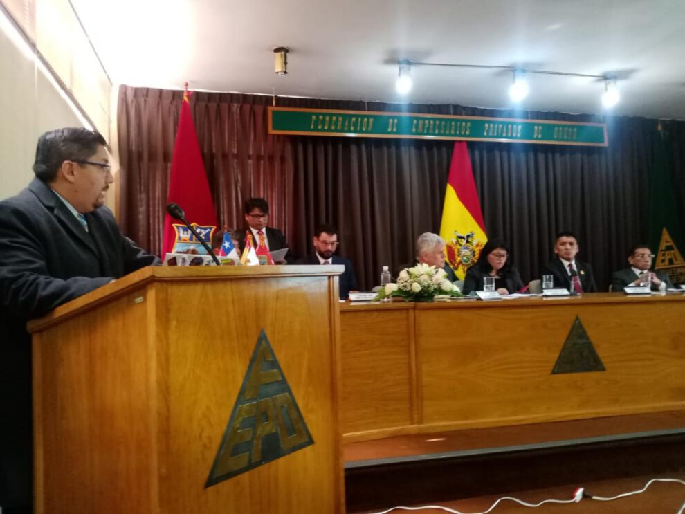 Autoridades de Oruro y diplomáticos de Chile presiden el encuentro empresarial para la integración