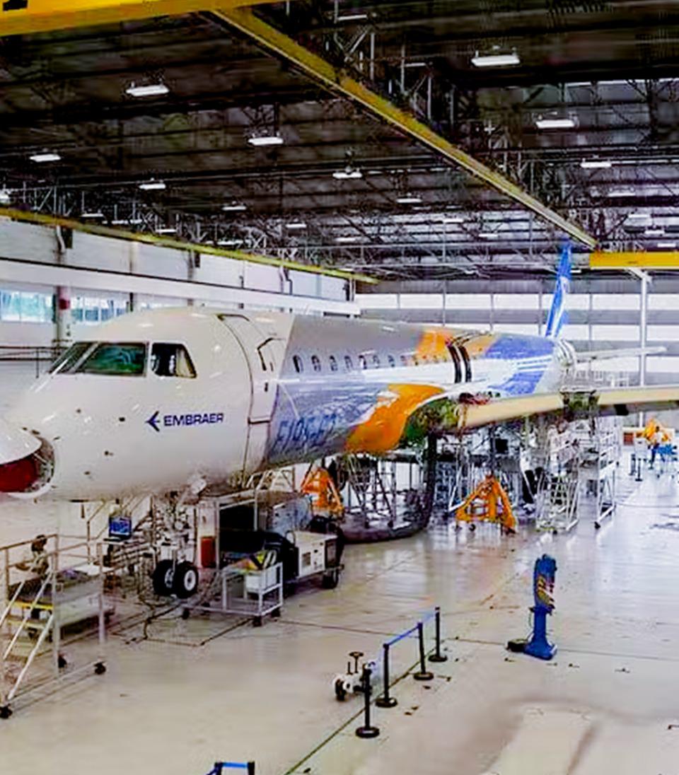 Embraer S.A. es un fabricante aeronáutico brasileño. La compañía produce aviones comerciales, militares y ejecutivos.