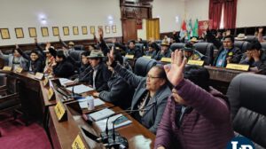 votación en la asamblea departamental de Oruro