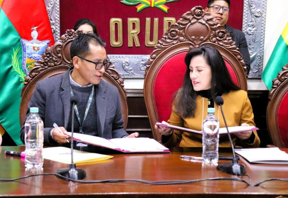 Momento de la firma del convenio
