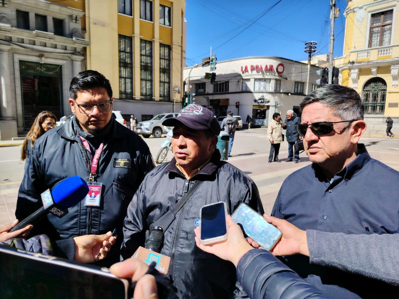 Fedjuve junto a la empresa