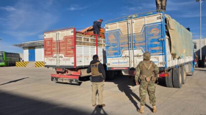 La autoridades decomisaron el cargamento de aceite de contrabando