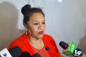 La diputada Jiménez en conferencia de prensa