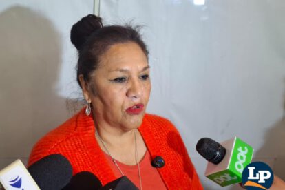 La diputada Jiménez en conferencia de prensa