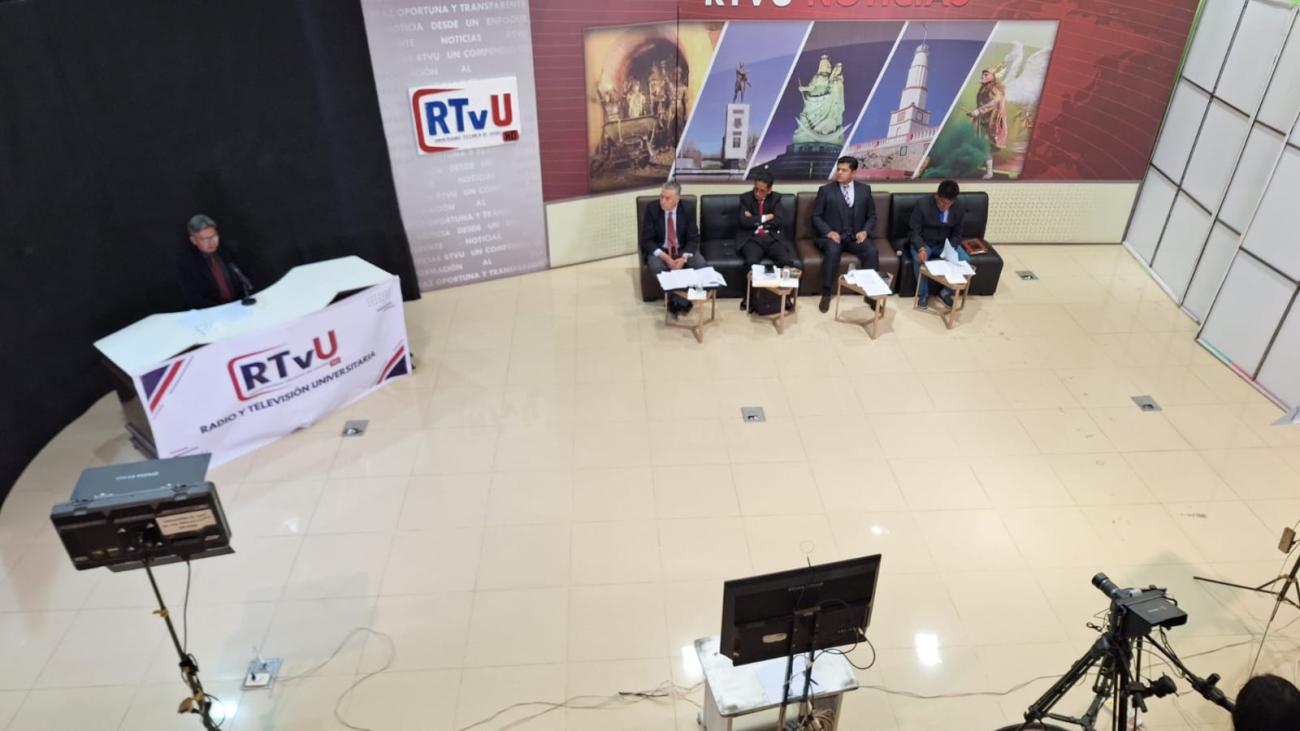 Postulantes expusieron sus propuestas de trabajo a través de Radio y Televisión Universitaria (RTVU)