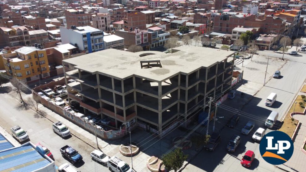 edificio abandonado de Tránsito en Oruro