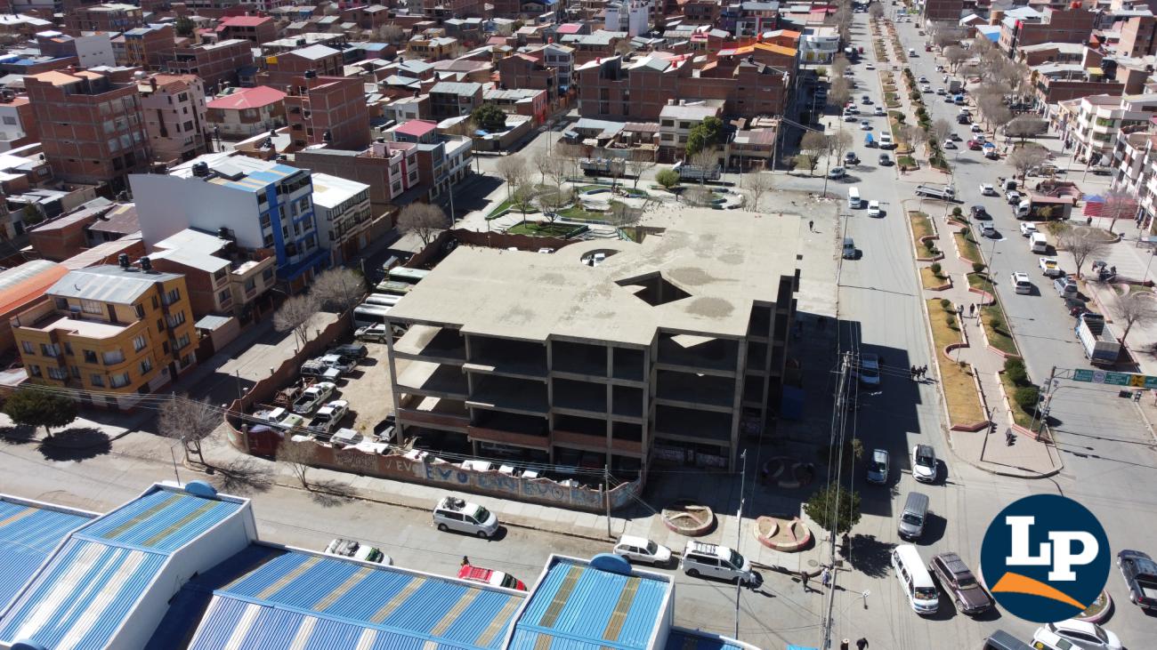 edificio abandonado de Tránsito en Oruro