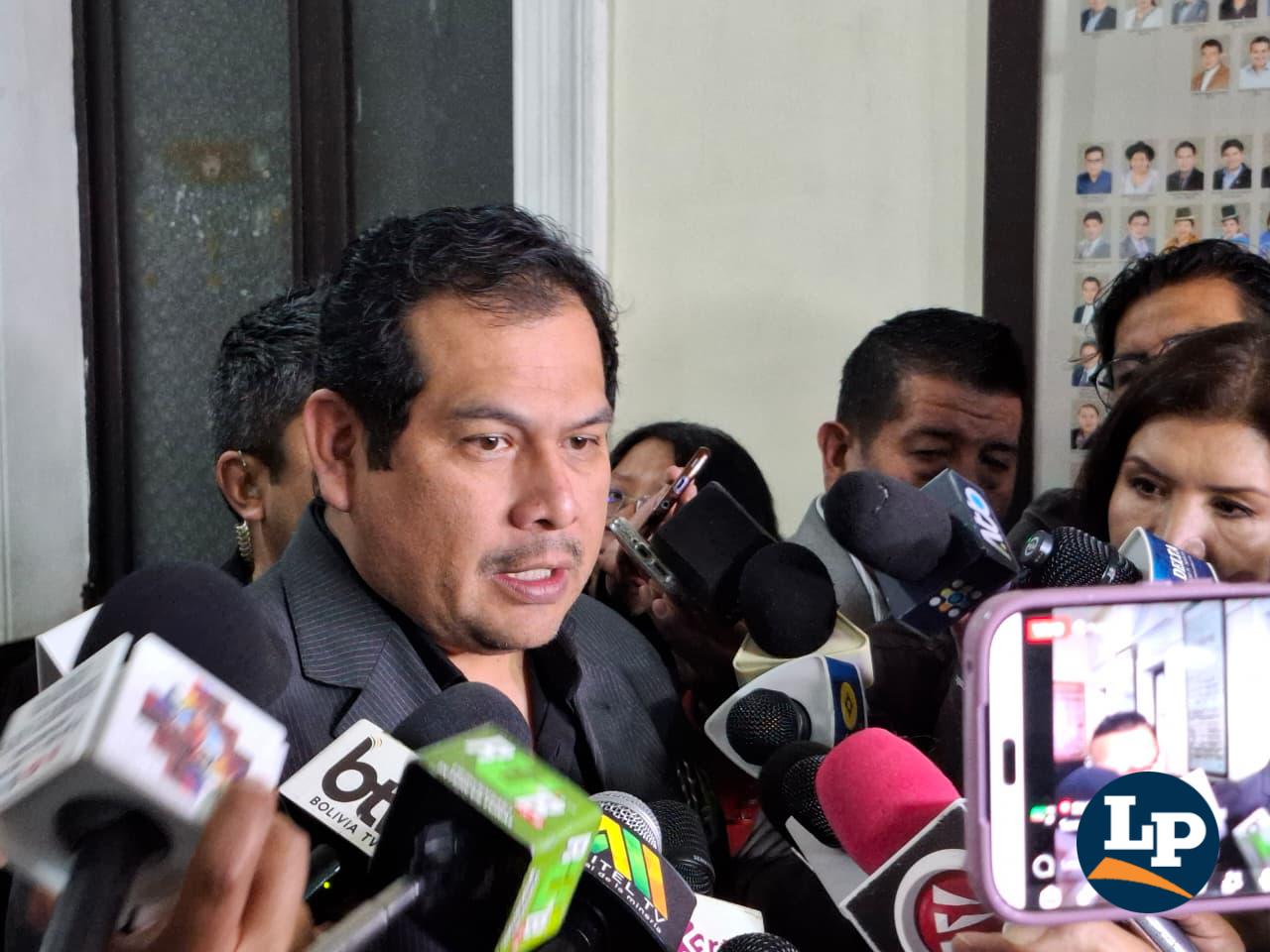 El presidente de la Cámara de Diputados en conferencia de prensa