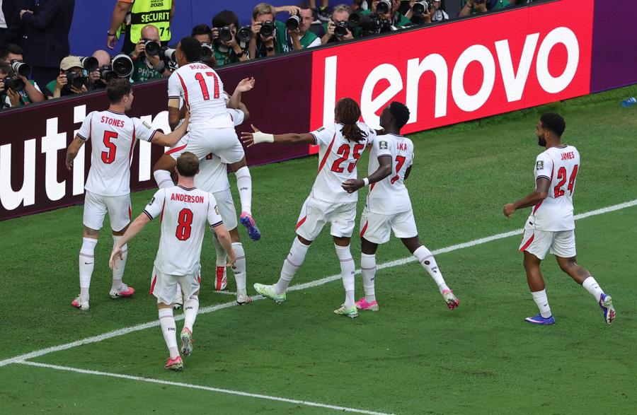 Inglaterra celebra tras el 2-1 durante el partido de cuartos de final del Mundial de la FIFA 2026
