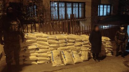 En el operativo se encontró113 bolsas que contenían una sustancia sólida de color blanco