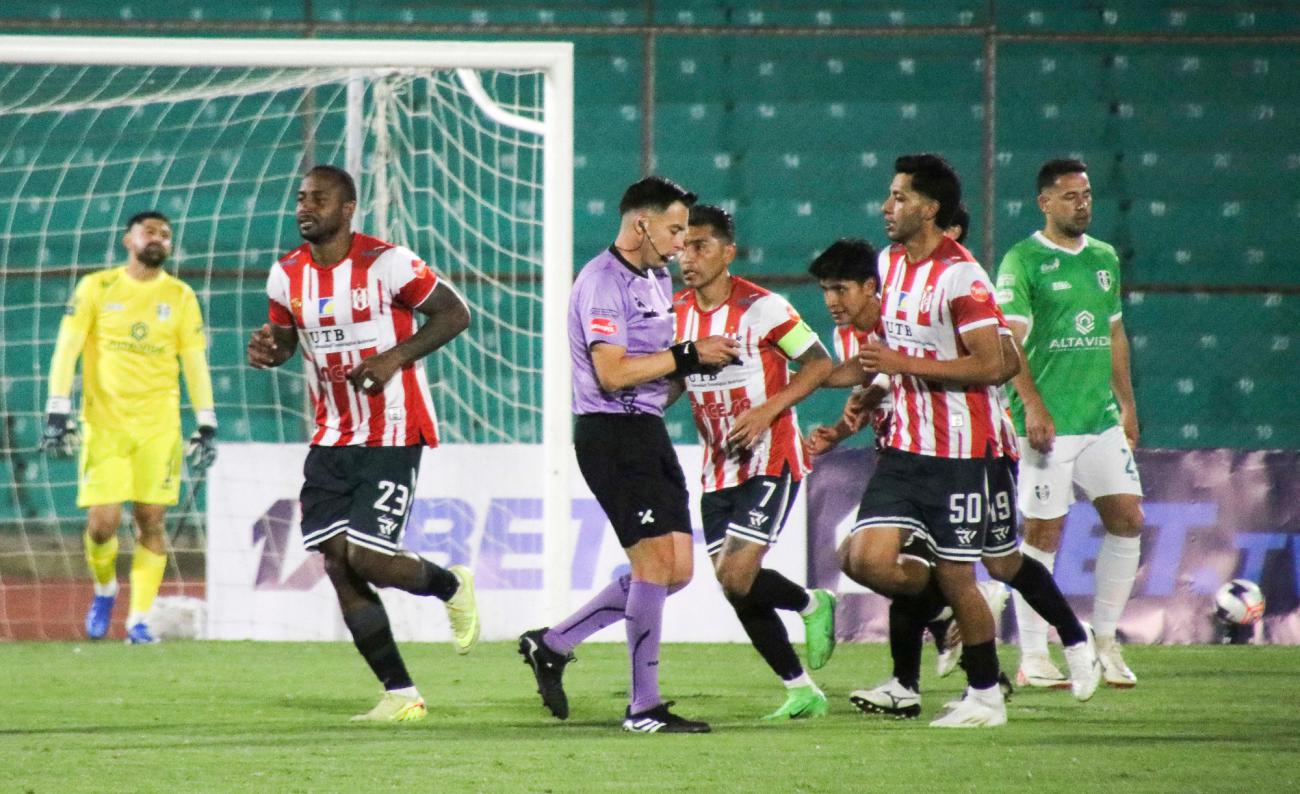 División Profesional, Real Tomayapo vs. Independiente, Estadio IV Centenario de Tarija