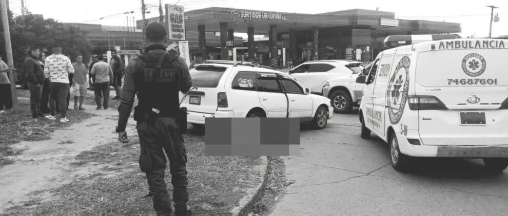 Choque entre dos vehículos deja al menos una fallecida y dos heridos en Santa Cruz
