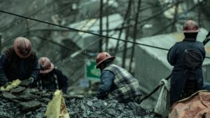 Niños trabajando en la mina